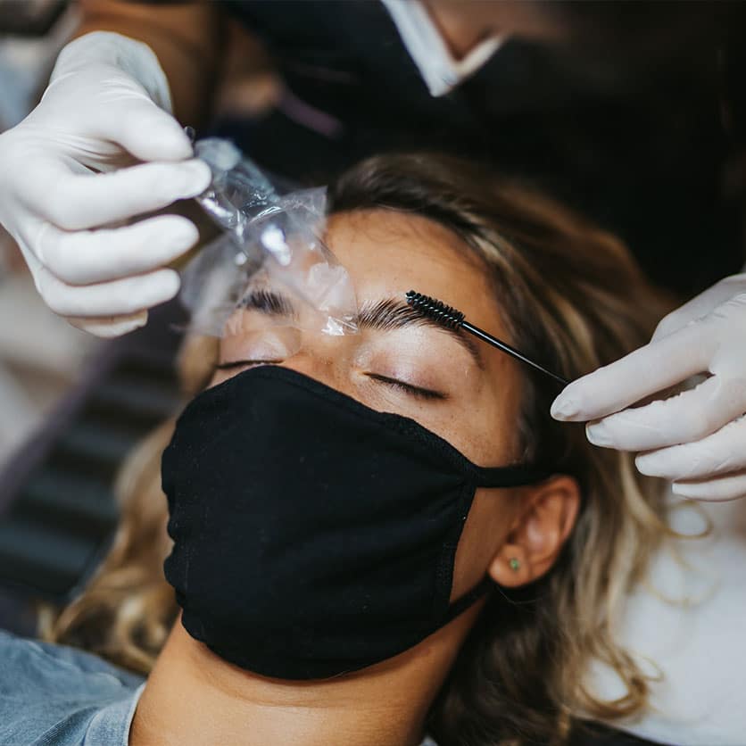 a close up of a woman